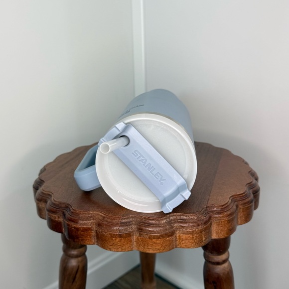 Stanley Light Blue Travel Mug with Handle - Picture 4 of 5